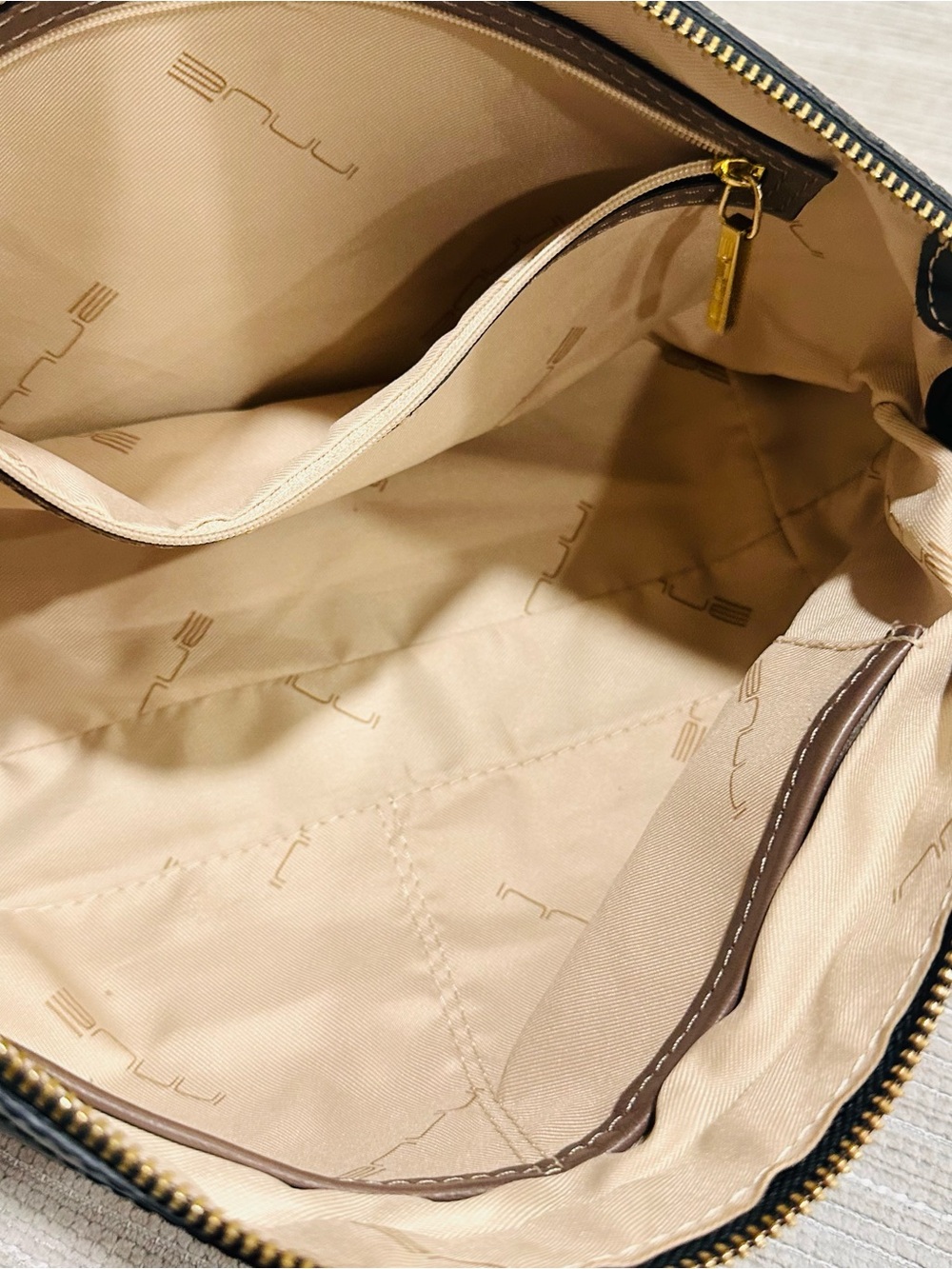 Innue Made in Italy Two-Tone Brown & Black Genuine Leather Crossbody Bag Purse - Picture 13 of 14